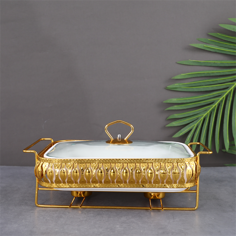 curve-relief-baking-pan-with-gold-relief-stand.jpg