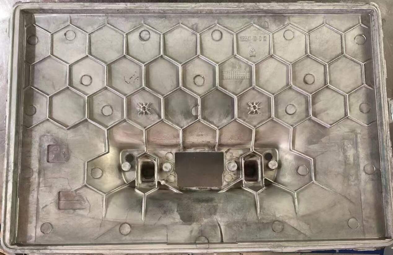 tesla screen1.jpg