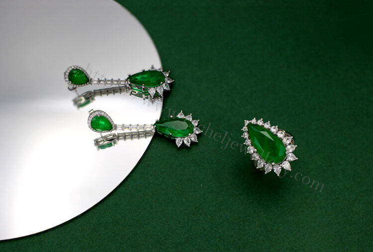 green gems jewelry set.jpg