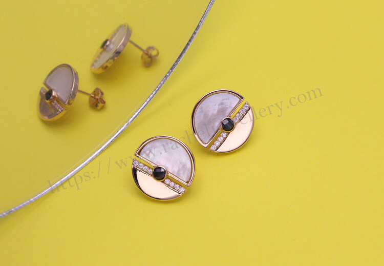 modern stylish pearl button earrings gold.jpg