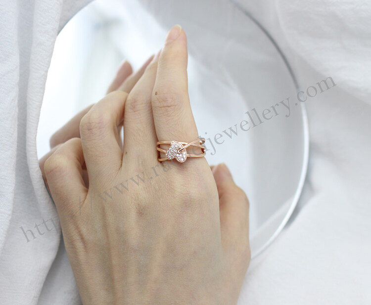 Women pop hot heart shaped heart silver ring with cubic zirconia.jpg