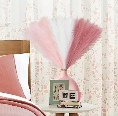 Feather-Like Artificial Pampas Grass