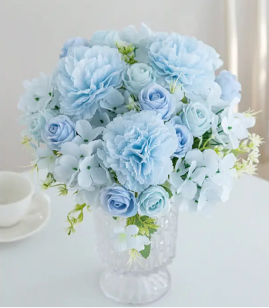 Classic Velvet-Touch Rose Bouquet