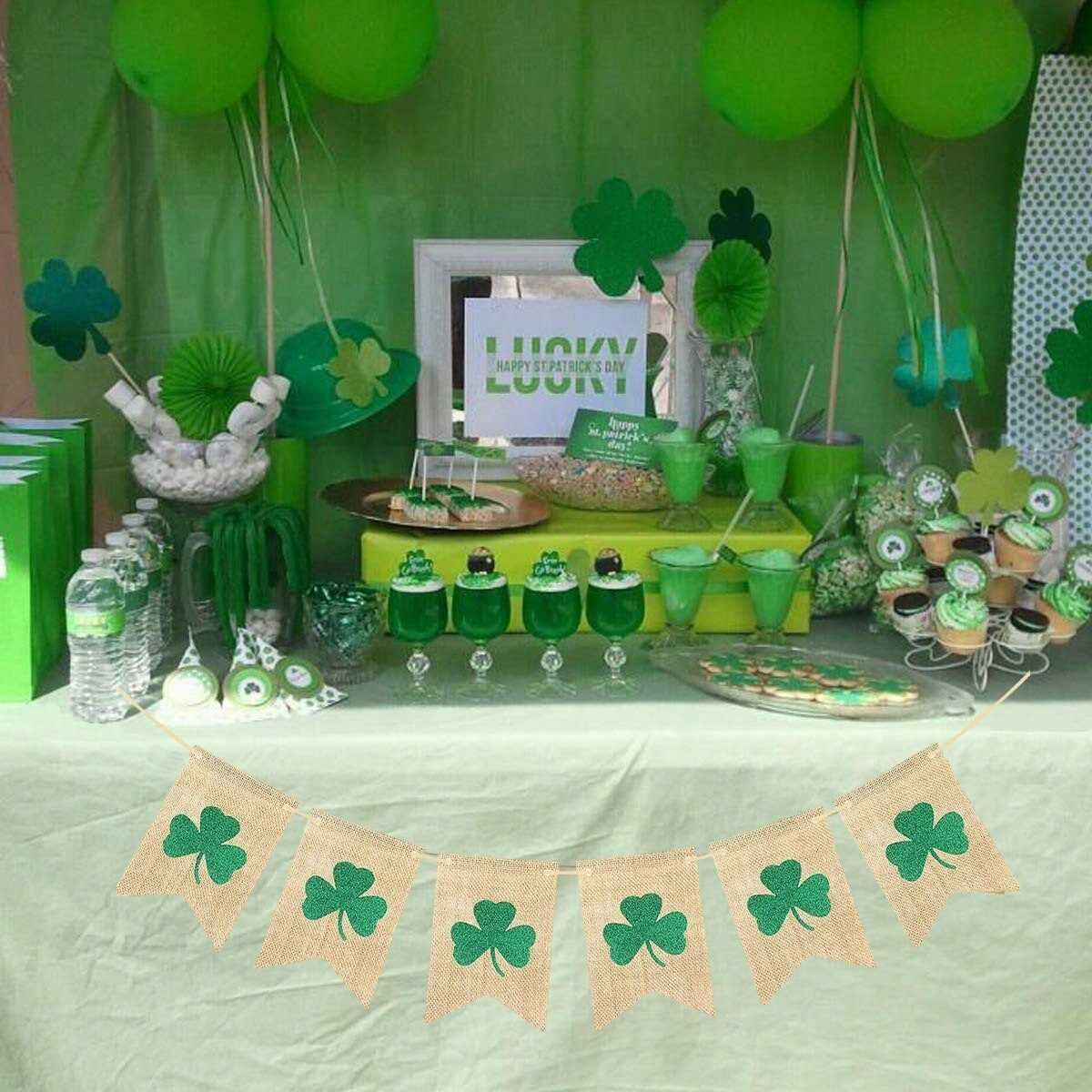 1 Set St. Patrick's Day Clover Flag Decor