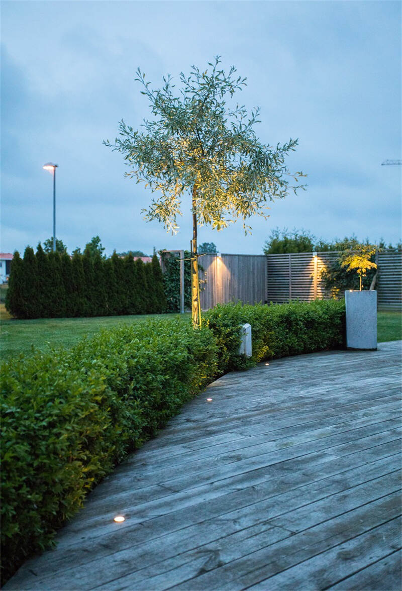 outdoor wall sconce