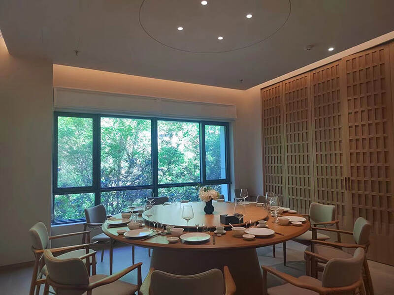 Restaurant lighting
