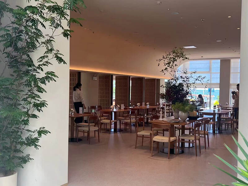 Restaurant lighting