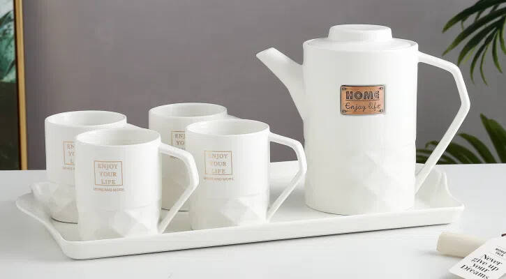 elegant woman tea set  teapot with 4small cups set，heat resistant  teapot set with infuser and cups，floral tea for infuser teapot and mug set