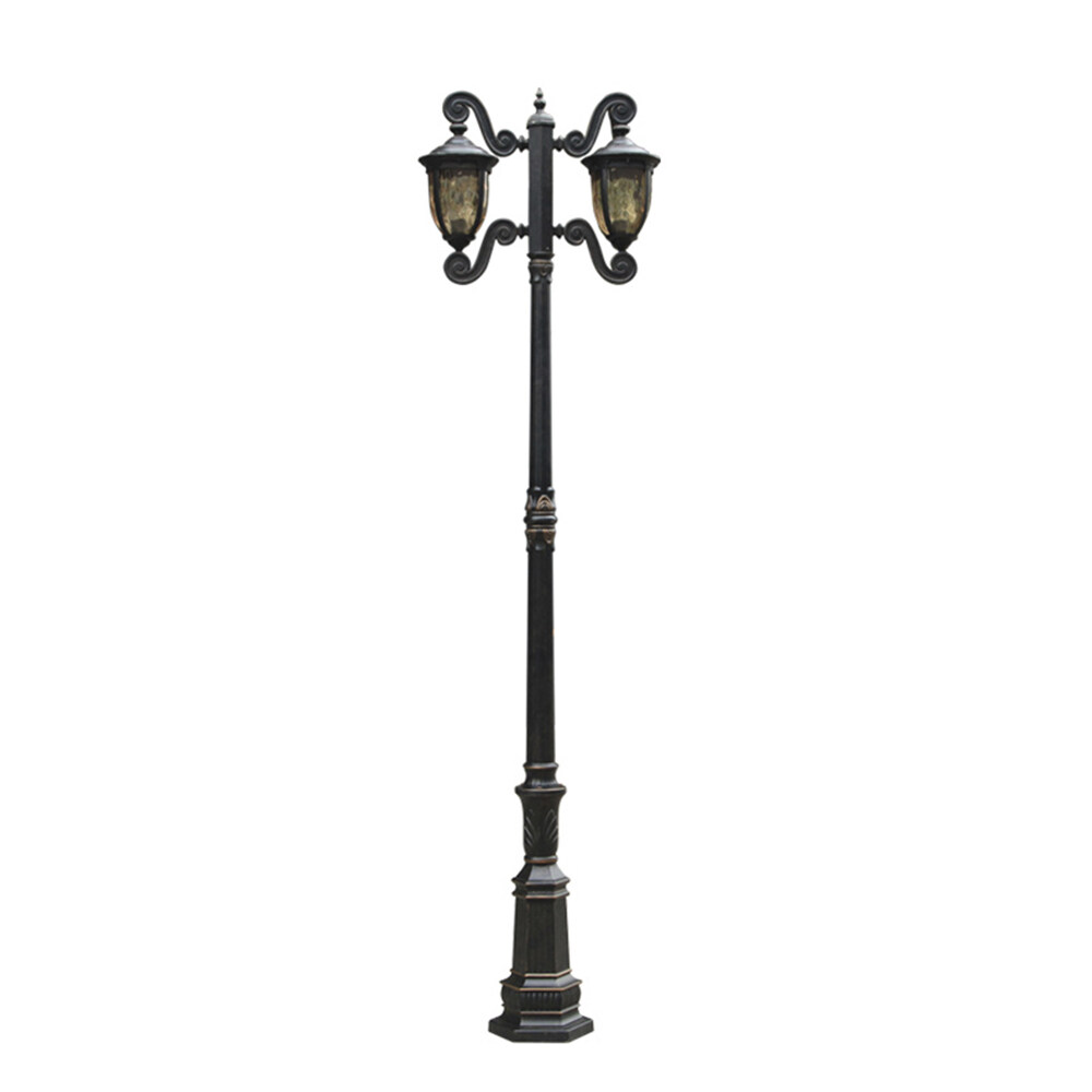 Weather-resistant courtyard lamp