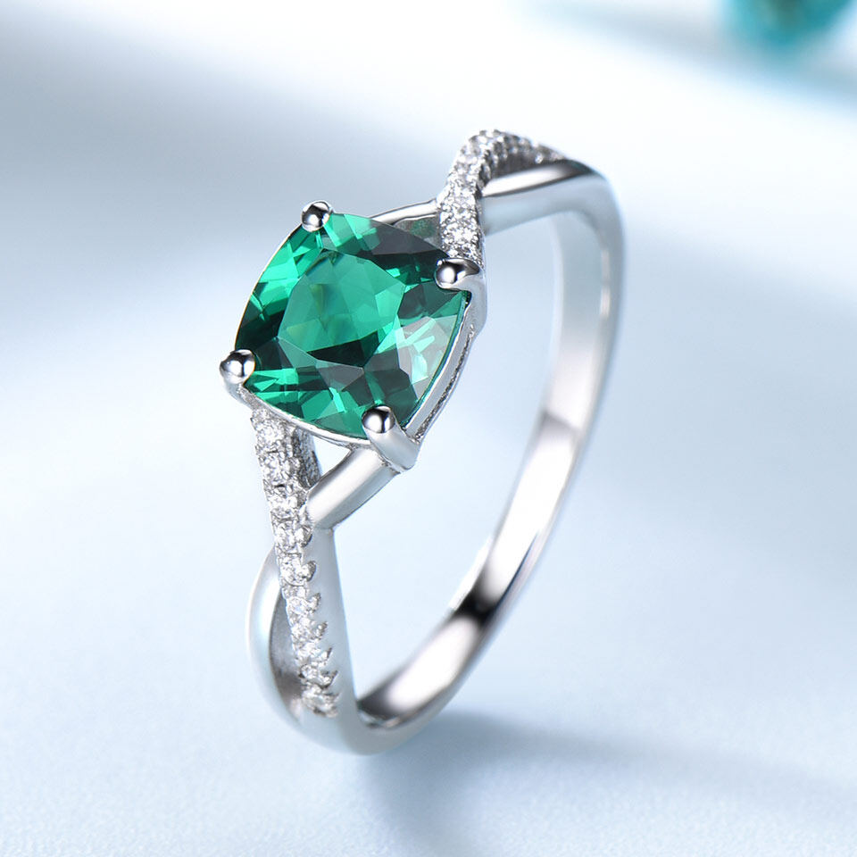 Modern Emerald Ring Designs: A Sparkling Fusion of Art