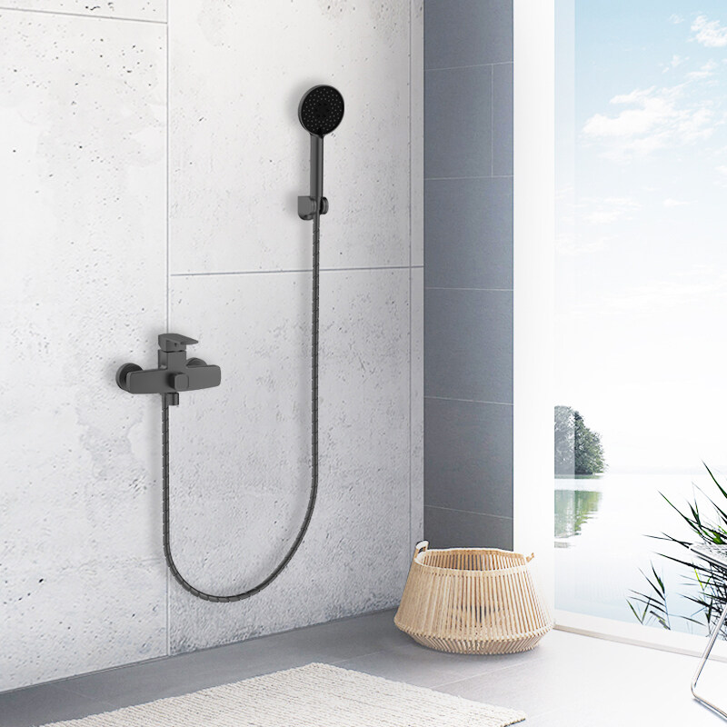 Gun Black Barthroom Hot-cold Water Outlet Wall-mounted Brass Bath Faucet.jpg