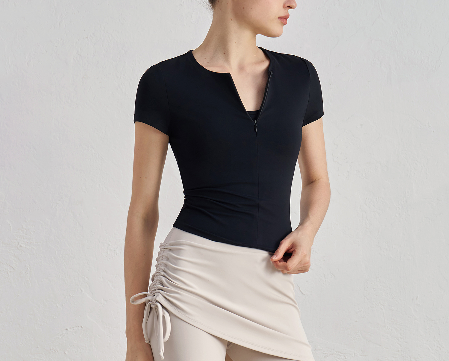 fitted workout t-shirt, yoga top women, waist slimming shirt, crew neck activewear, gym base layer