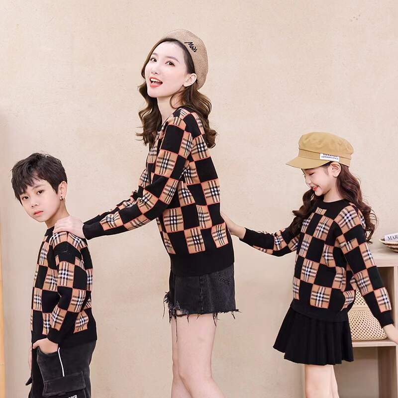 winter autumn spring sweater manufacturer, winter autumn spring sweater factory, jacquard crew neck sweater, jacquard extreme pile pullover sweater, jacquard knit animal pattern sweater