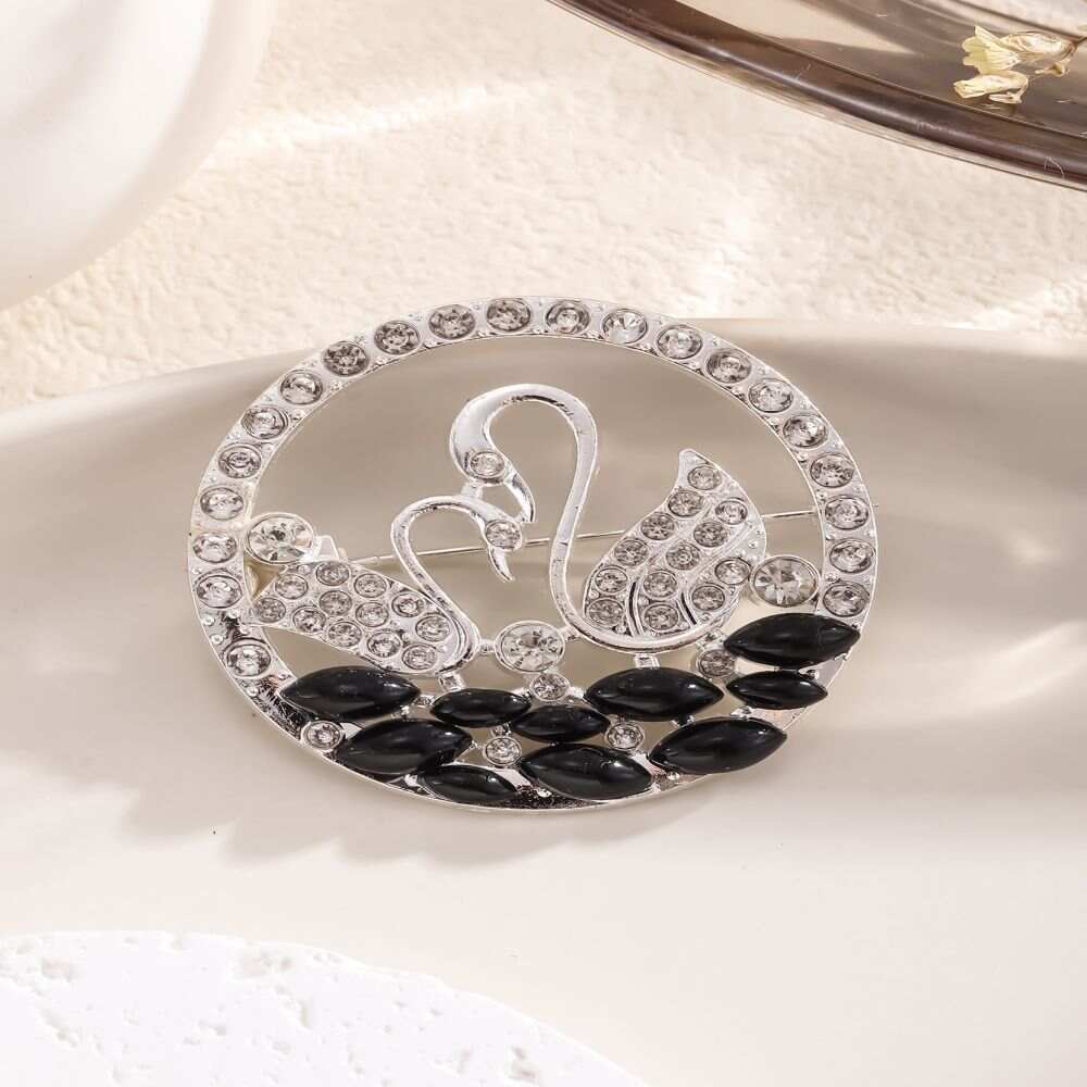 wedding brooches wholesale, assorted brooches in bulk, brooch bouquet armature wholesale, hijab chain brooches wholesale, wholesale butterfly brooches bulk