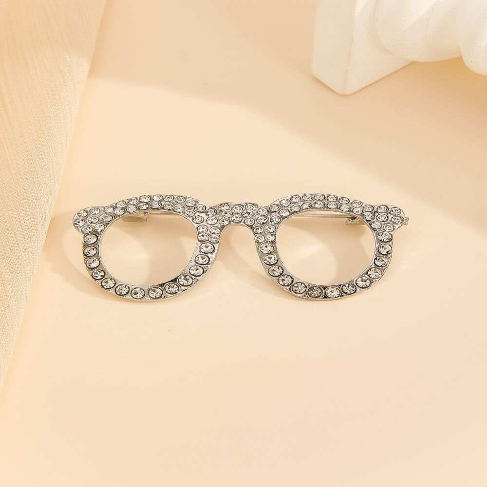 glasses brooch