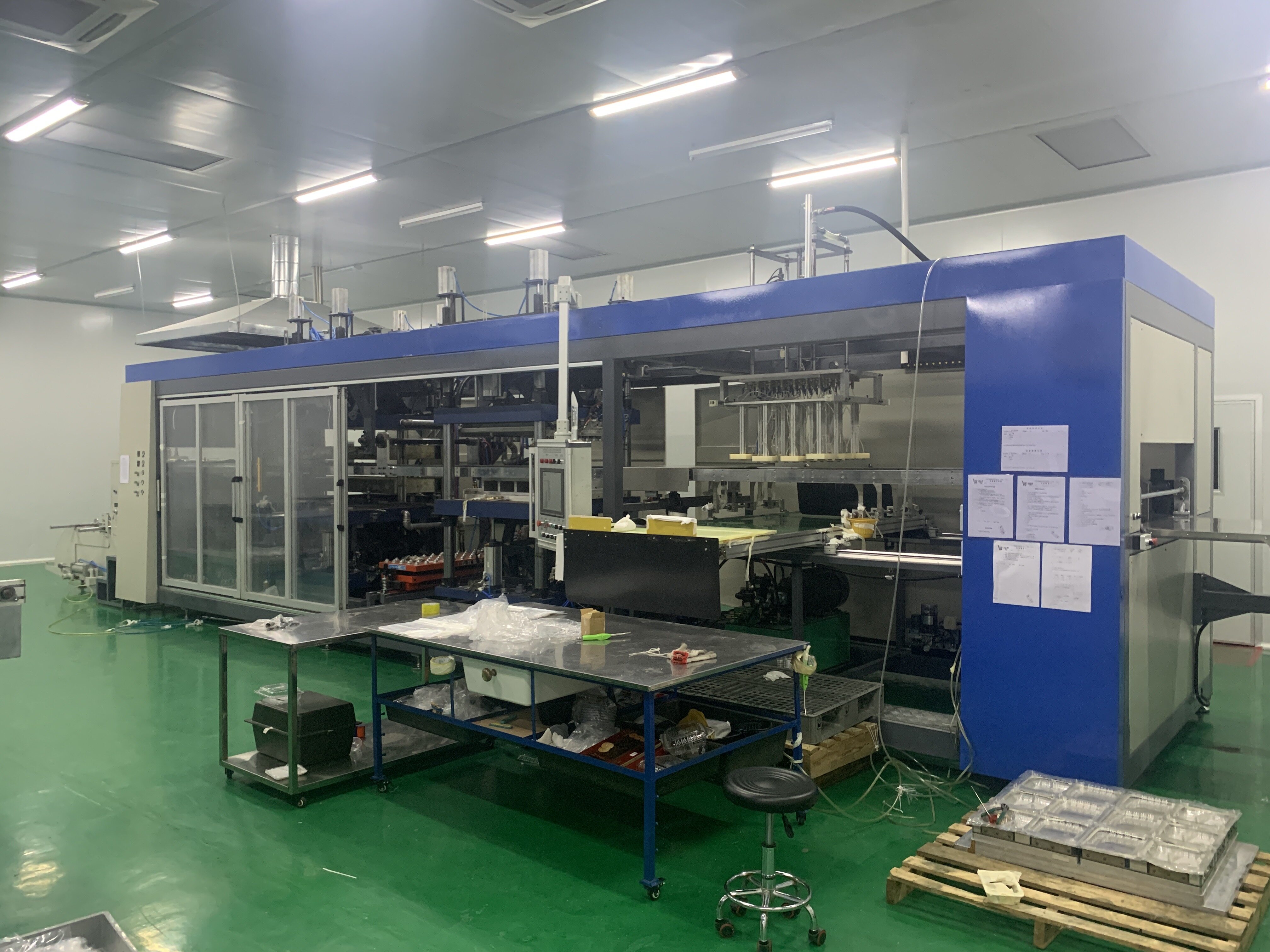 vacuum forming plastic machine, Electronic Tray Vacuum Forming Machine