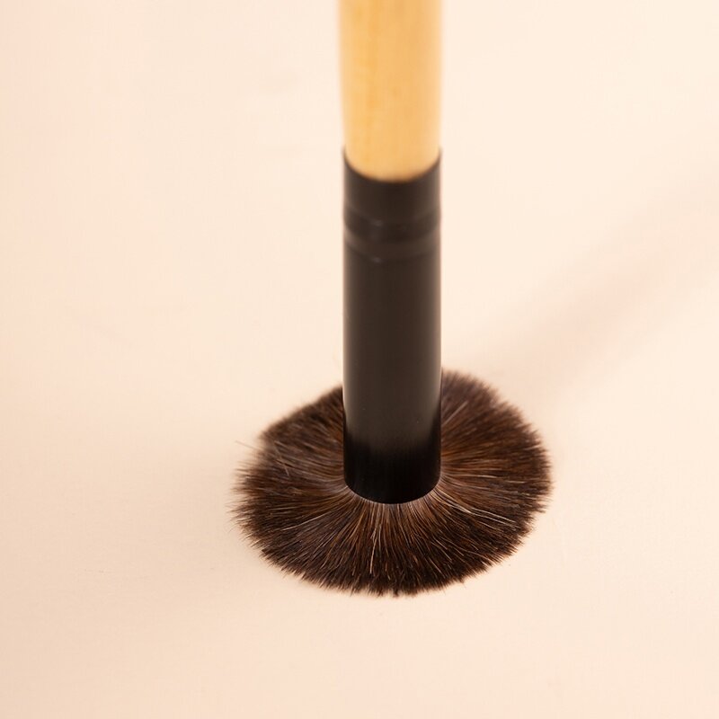 Pinceau de maquillage; Brosse