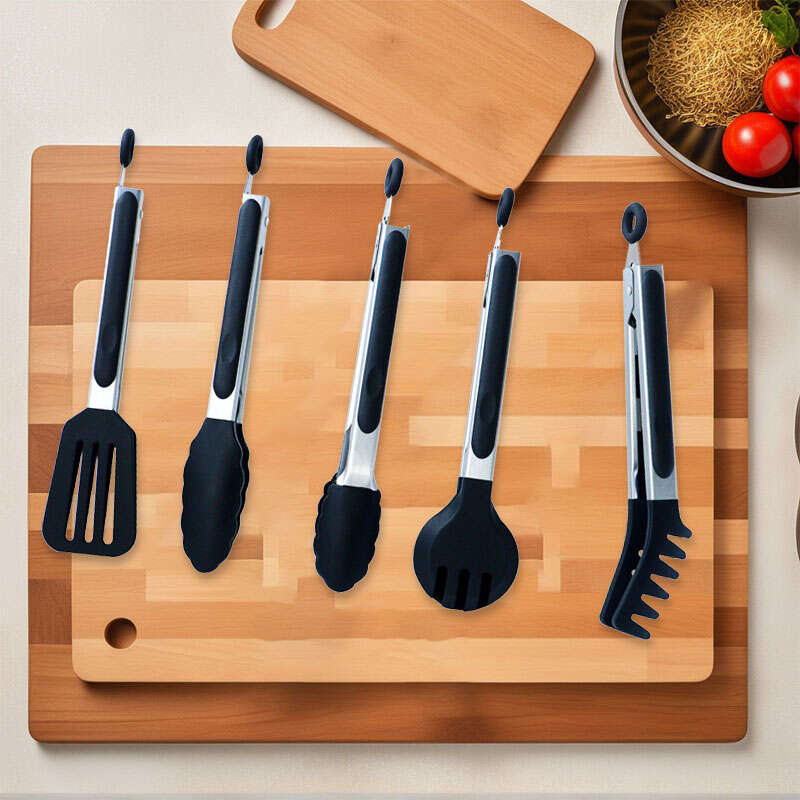 Black Heat Resistant Cooking Kitchen Metal BBQ Tongs with Silicone Tips