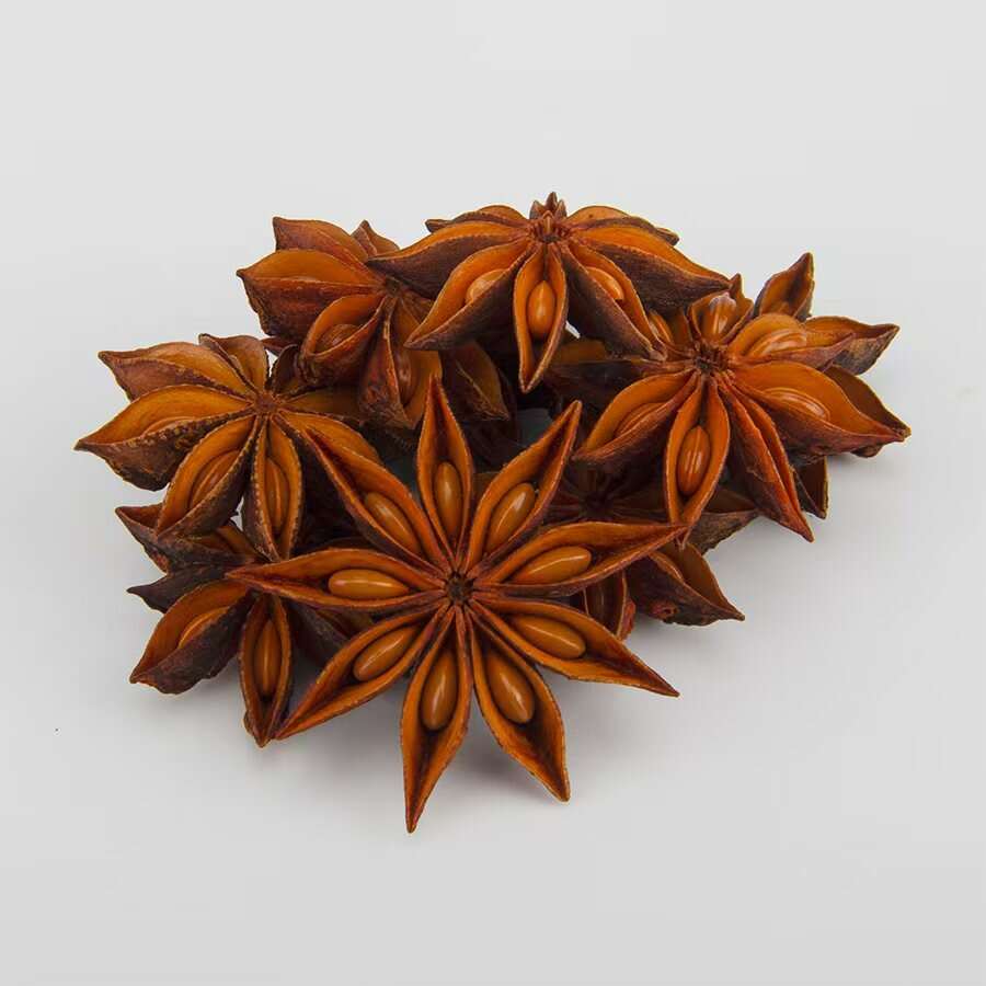 Star Anise Sipce Authentic and natural Chinese Star Anise Whole , Fresh, Pure and Dried Anise Pods, Great for Cooking, Baking (2.47 ounces)