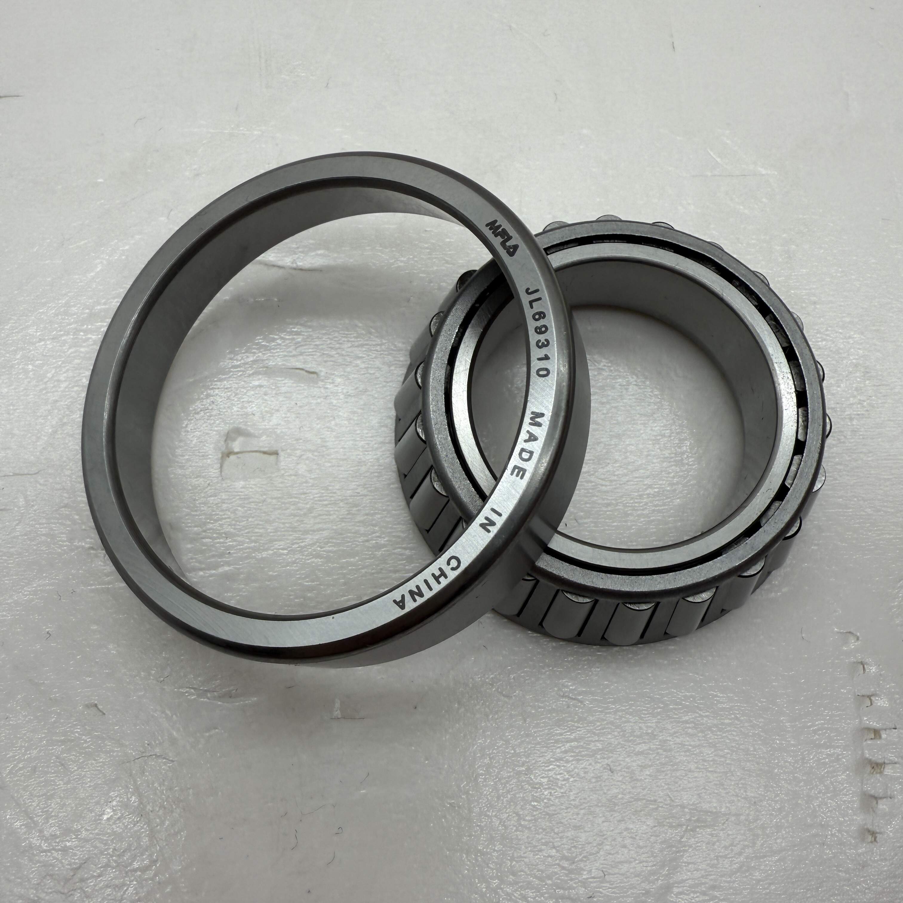 Tapered roller bearings JL69349-10