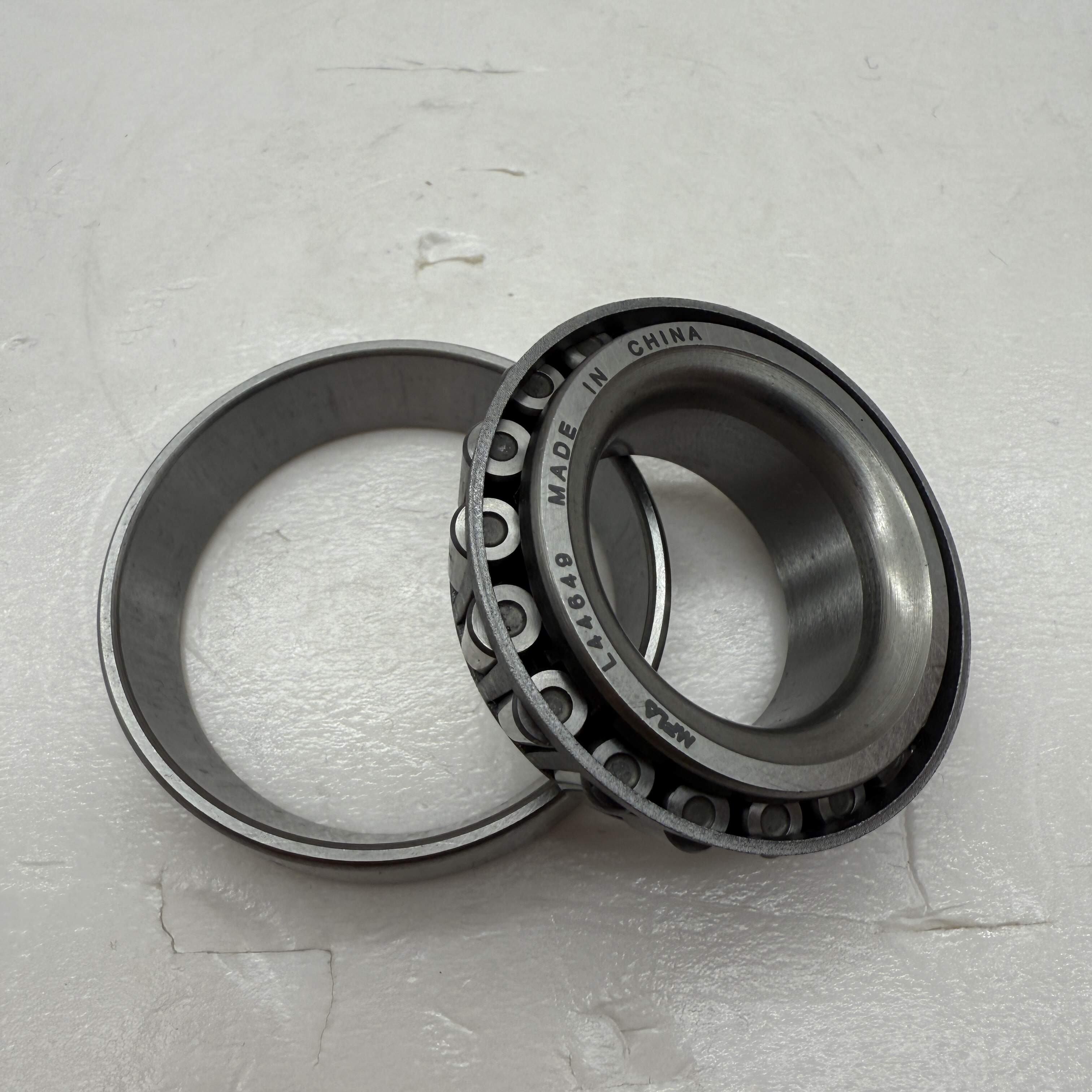 Tapered roller bearings L44649-10