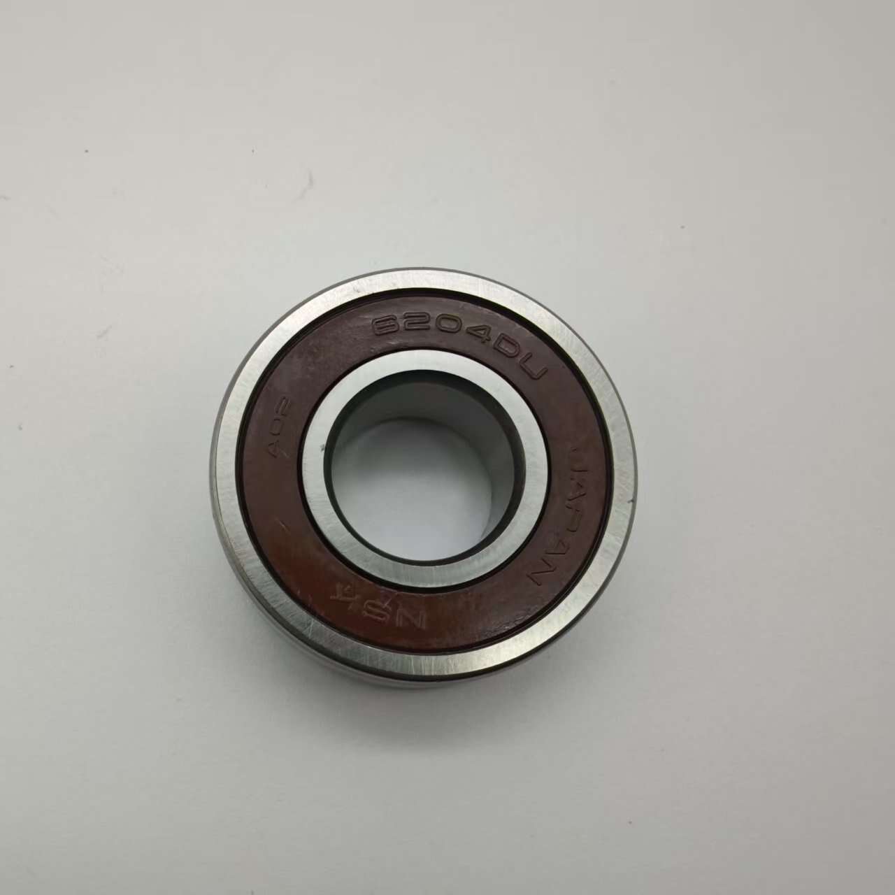 Deep groove ball bearings 6204DDU
