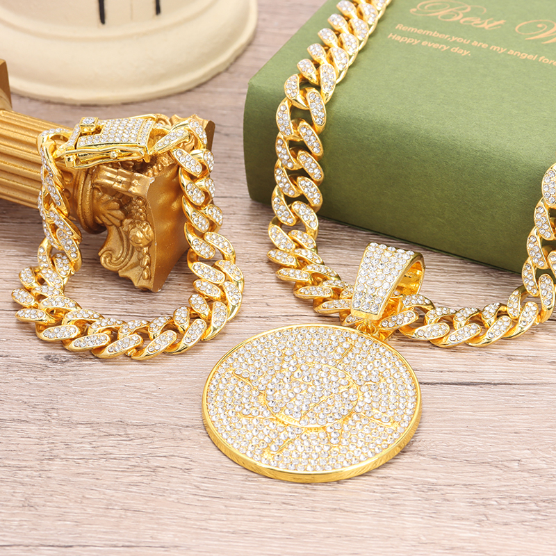 How Does a Professional Cuban Link Necklace Factory Support Global Wholesale and Private Label Buyers?