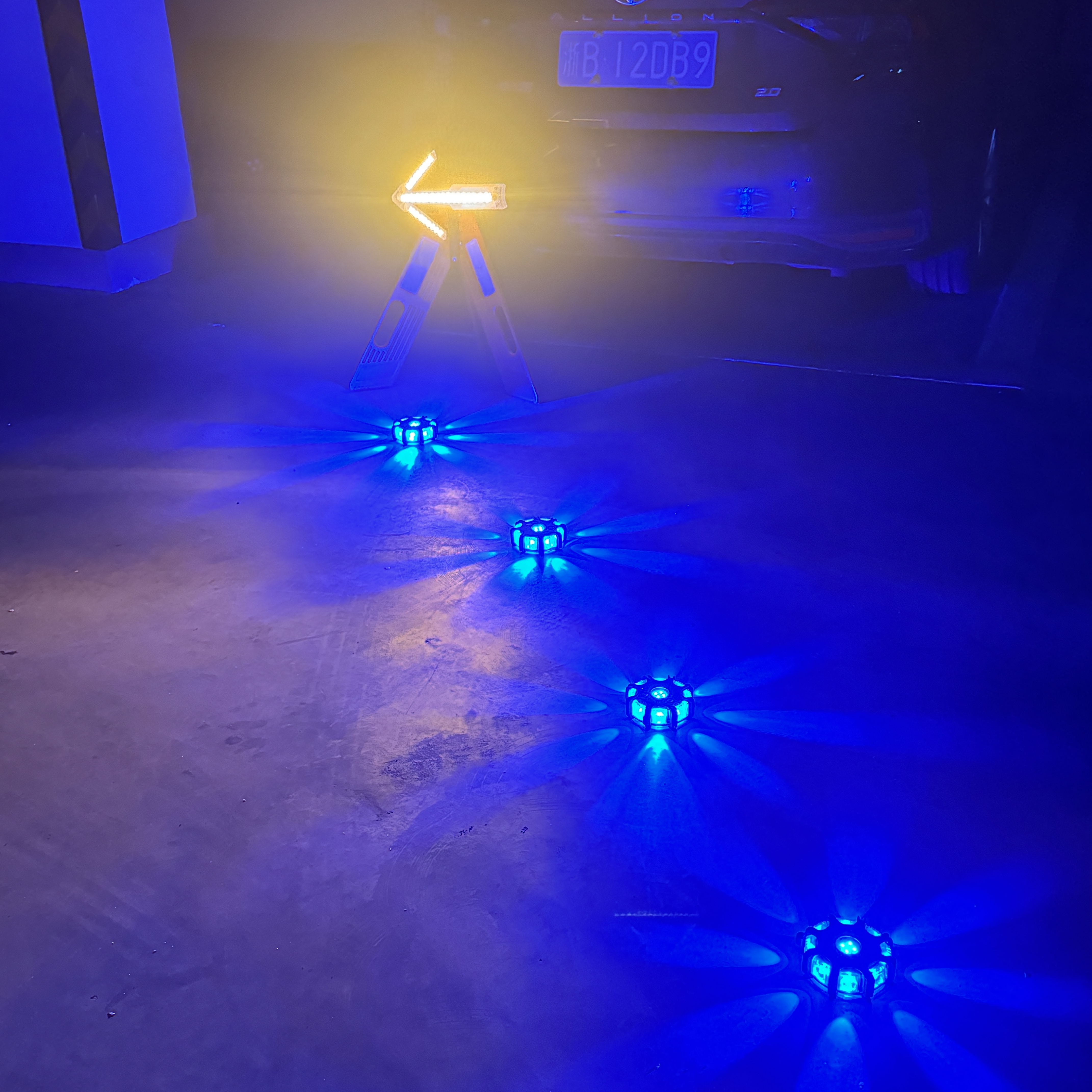 Test Waterproof Led HL75011 LED Warning Light Durability Test: Waterproof & Drop-Resistant ...
