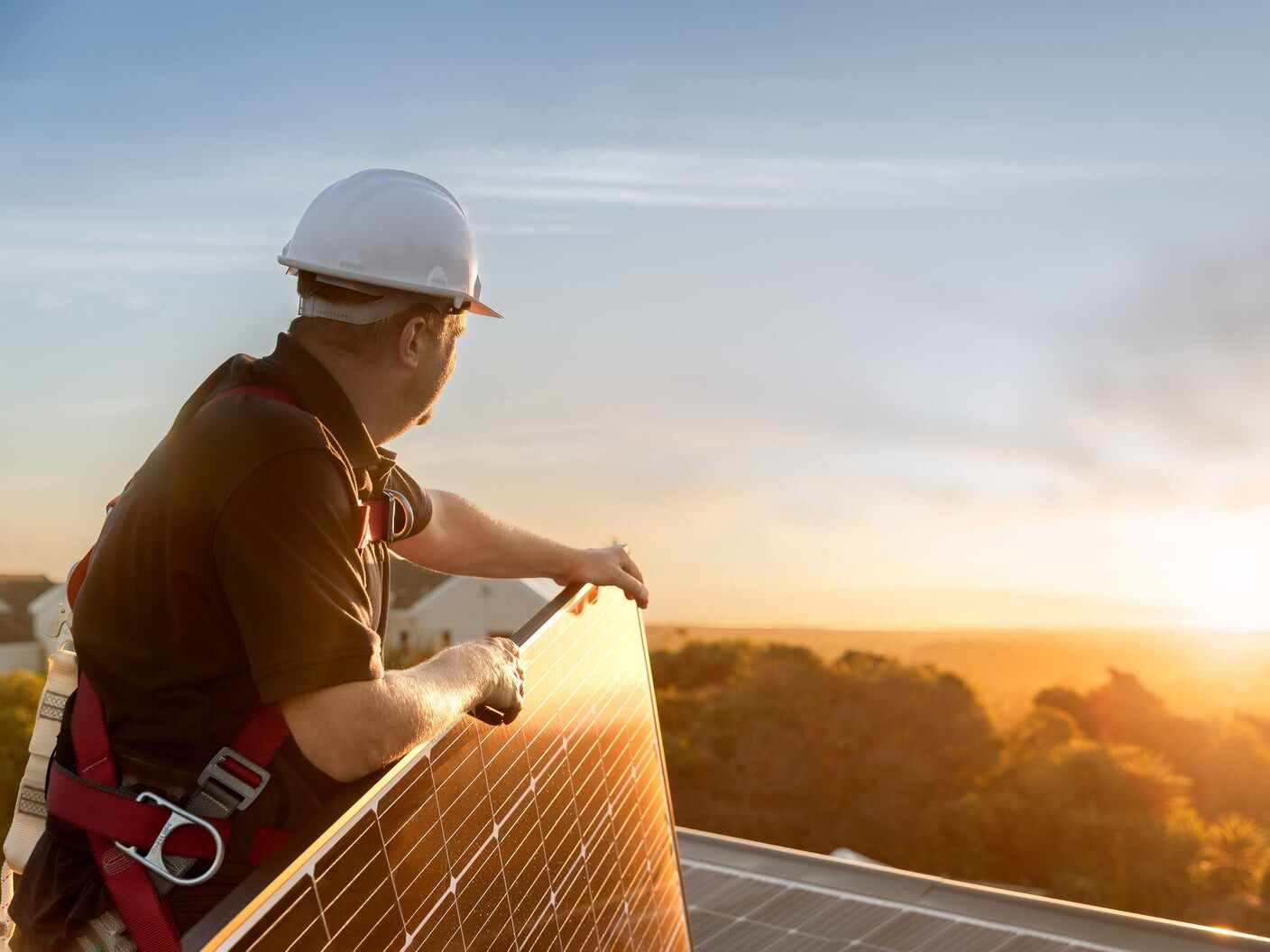 Enhancing Grid Stability with Yohoo Elec: AGC & AVC in Solar Power Plants