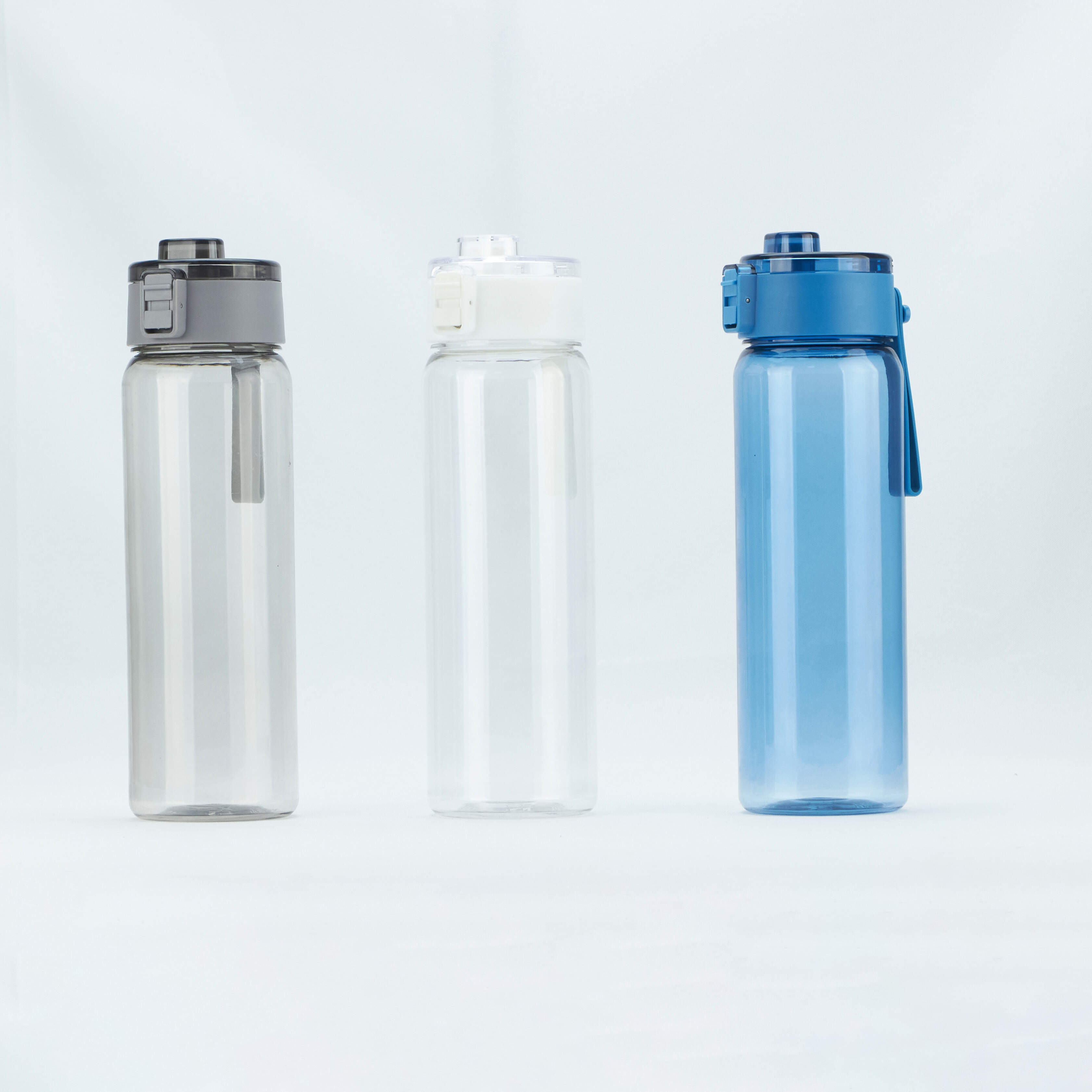 Leakproof Water Bottle: Ditch Spills, Seize Worry - Free Hydration – Your 750ml PET/PP Game - Changer