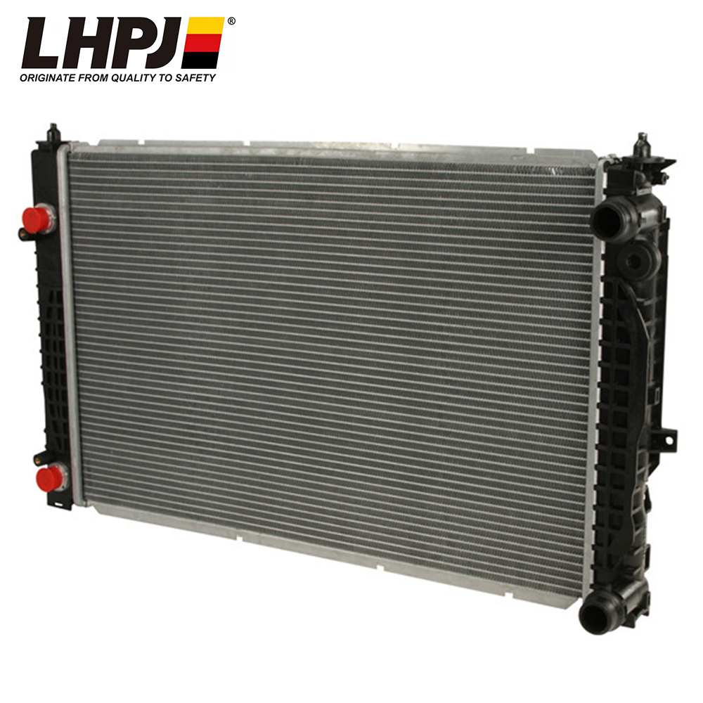 Automotive Radiator LR062670