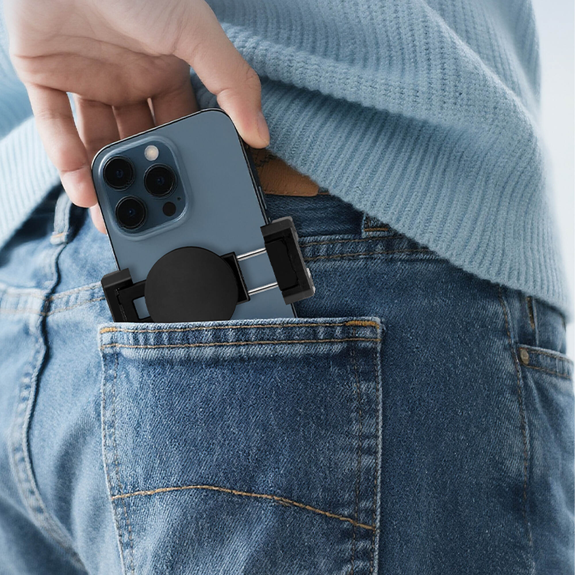 Magnetic Phone Clamp, Freeing Up Your Hands