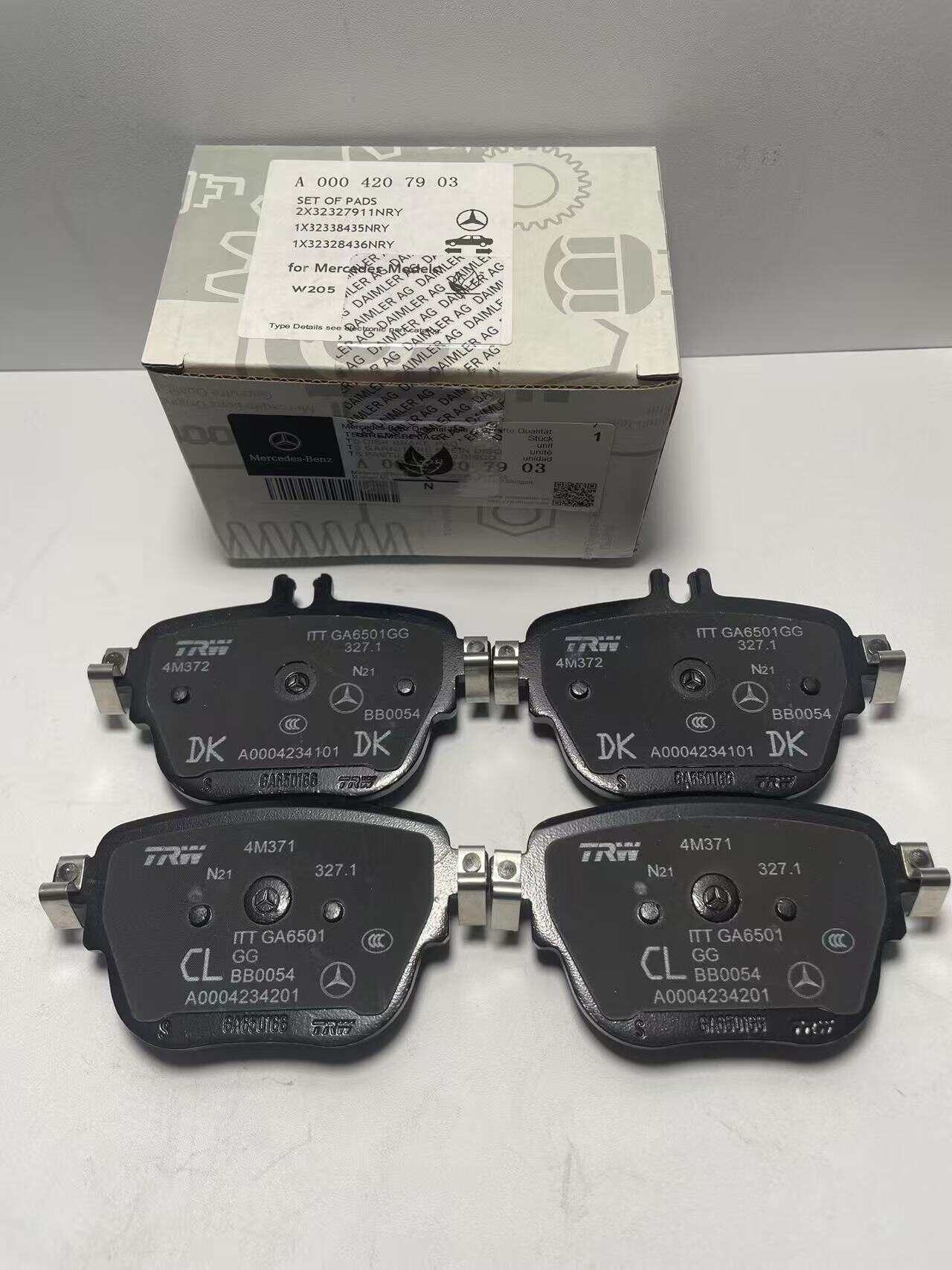 MERCEDES-BENZ   CLS 350 Brake pad  A 0004207903