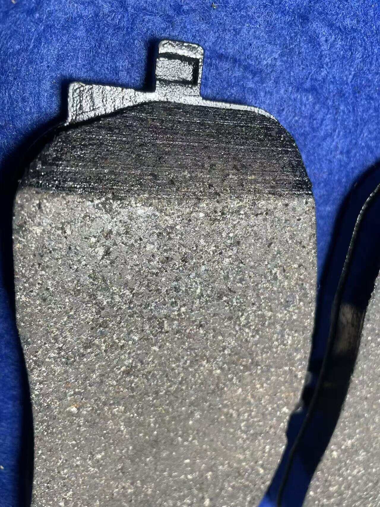 Ceramics, less metal