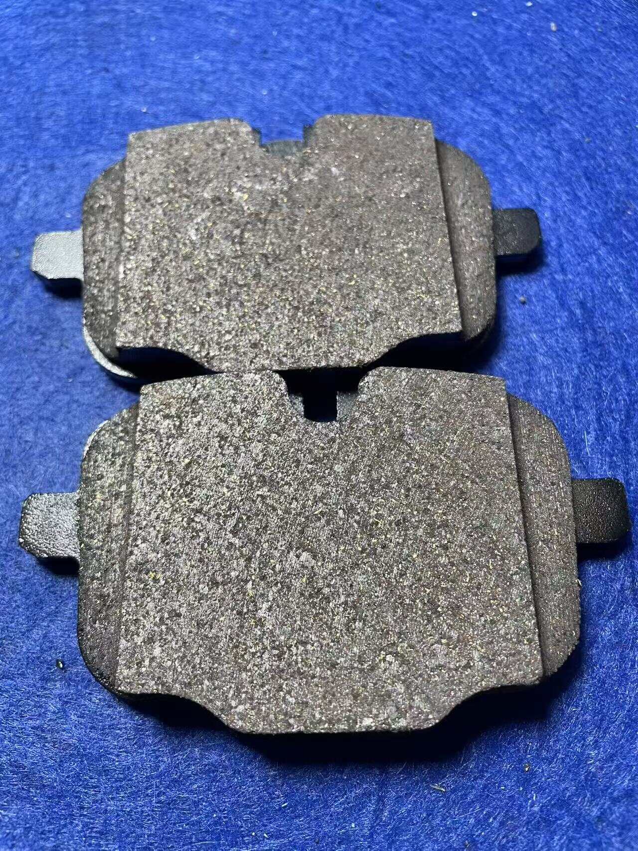 Ceramics, less metal