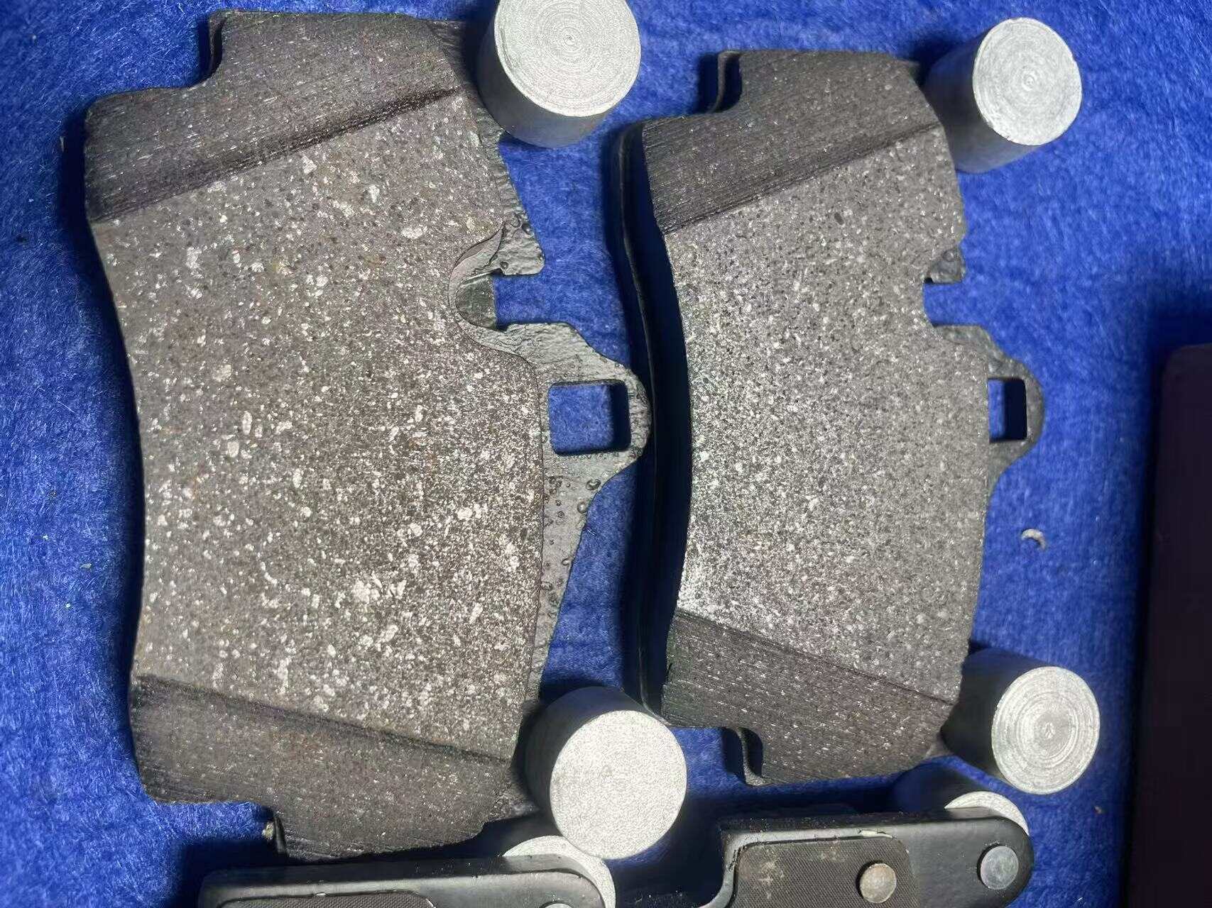 Ceramics, less metal