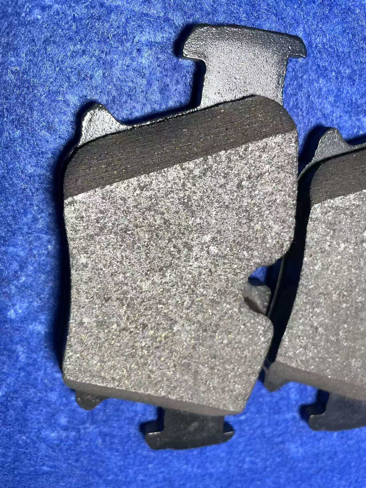 Ceramics, less metal