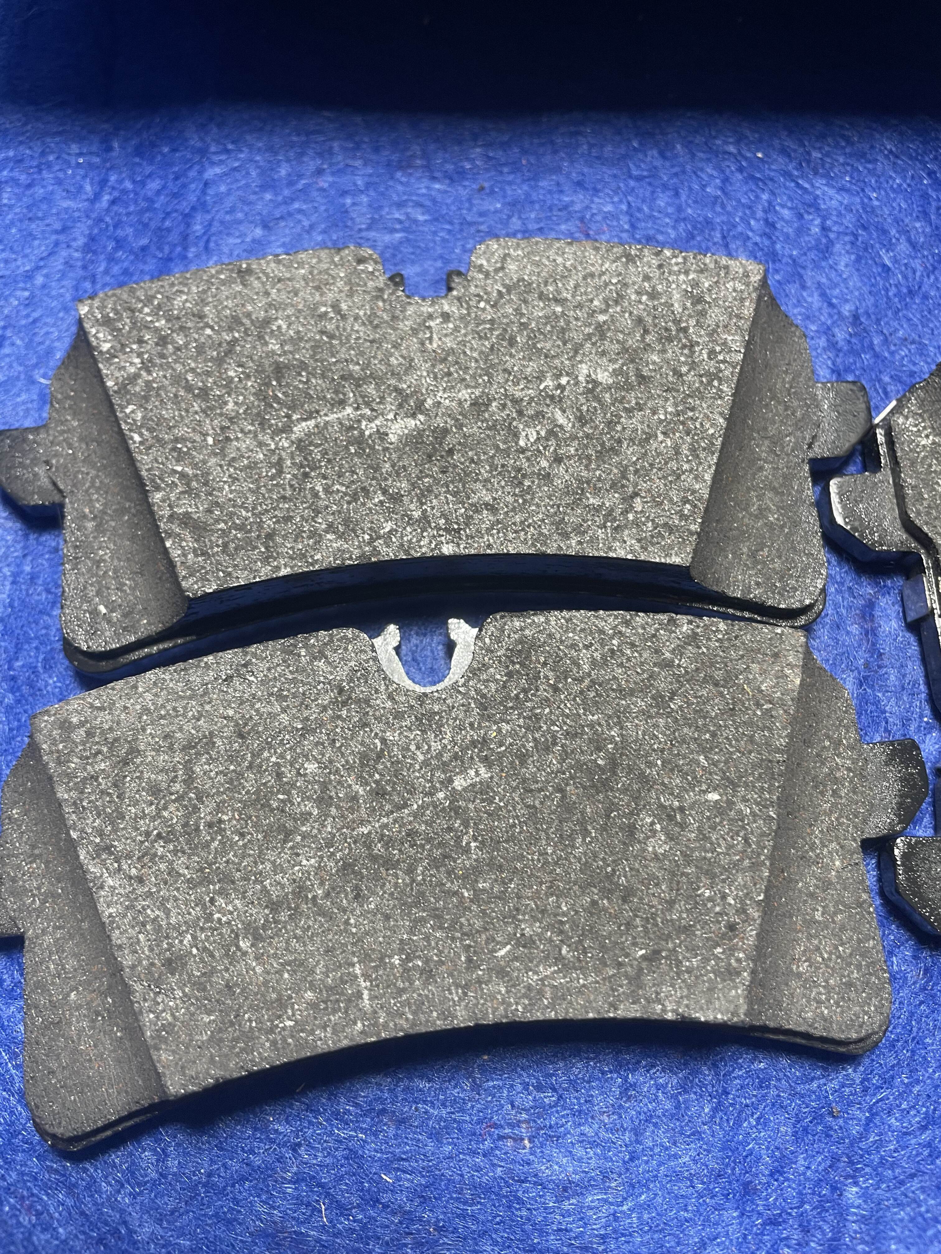 Ceramics, less metal