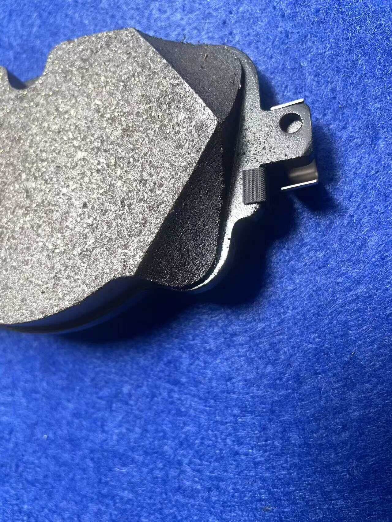 Ceramics, less metal