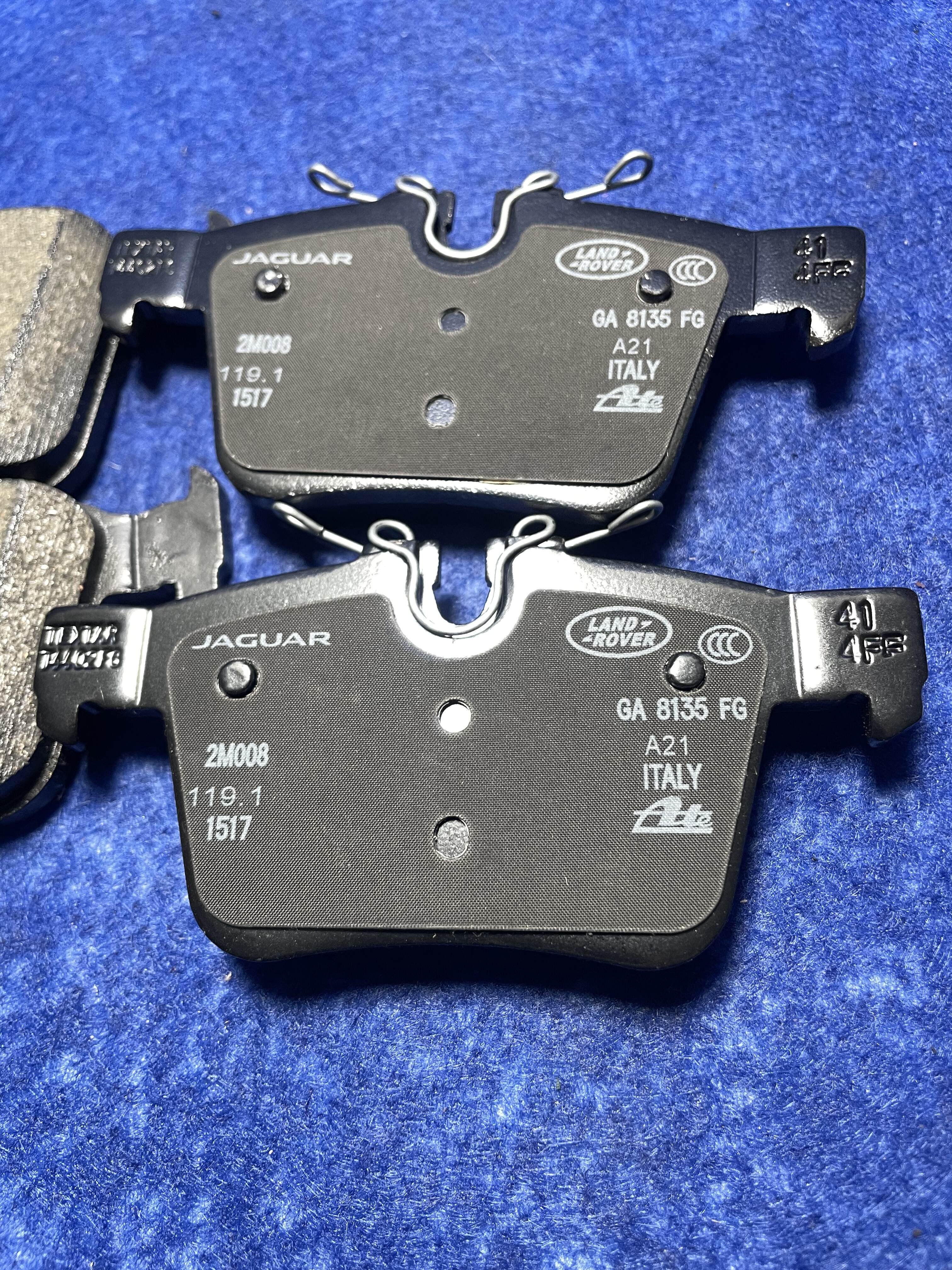 LAND ROVER Discovery Sport  Brake Pad  LR061 385