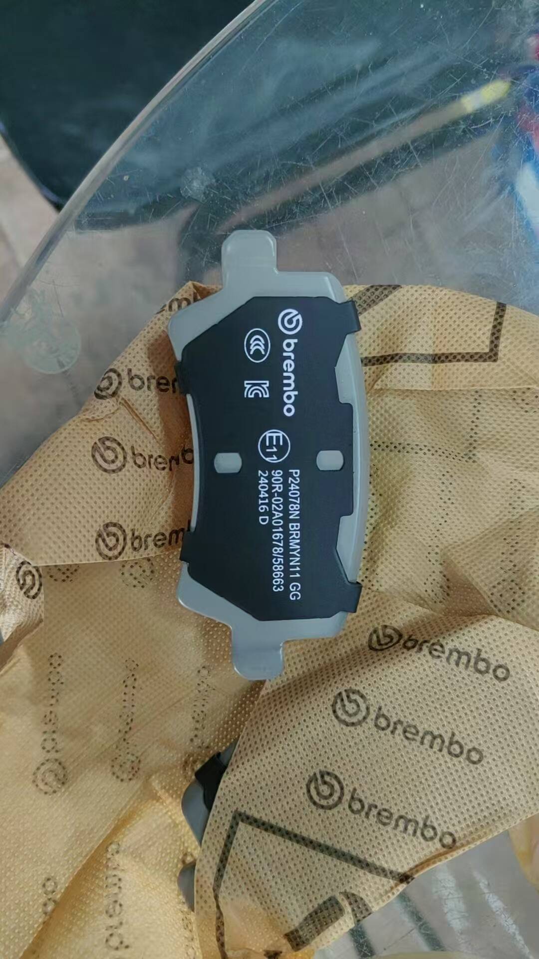 Ceramics, less metal