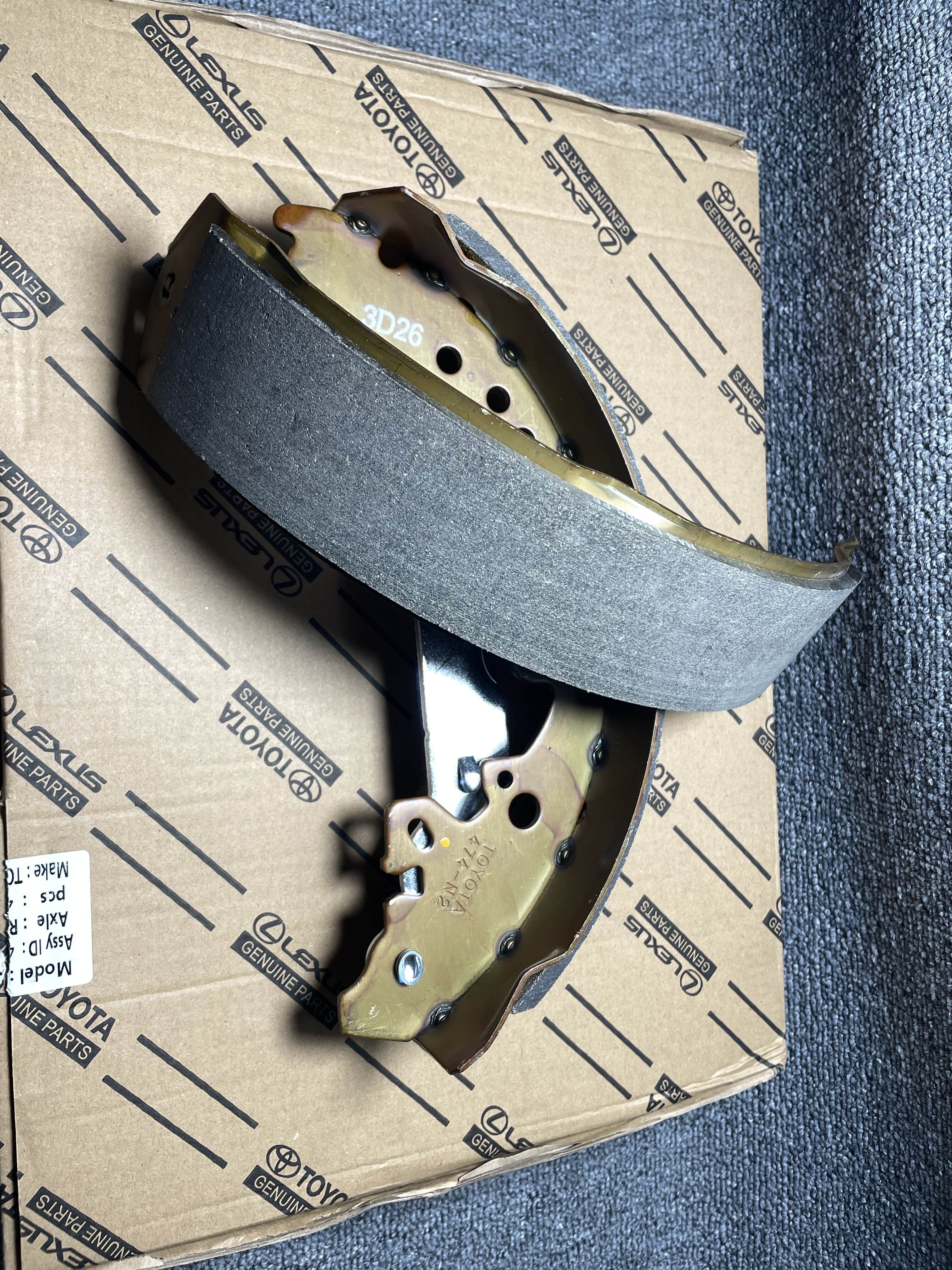 Toyota hilux  brake shoe 04495-0K120