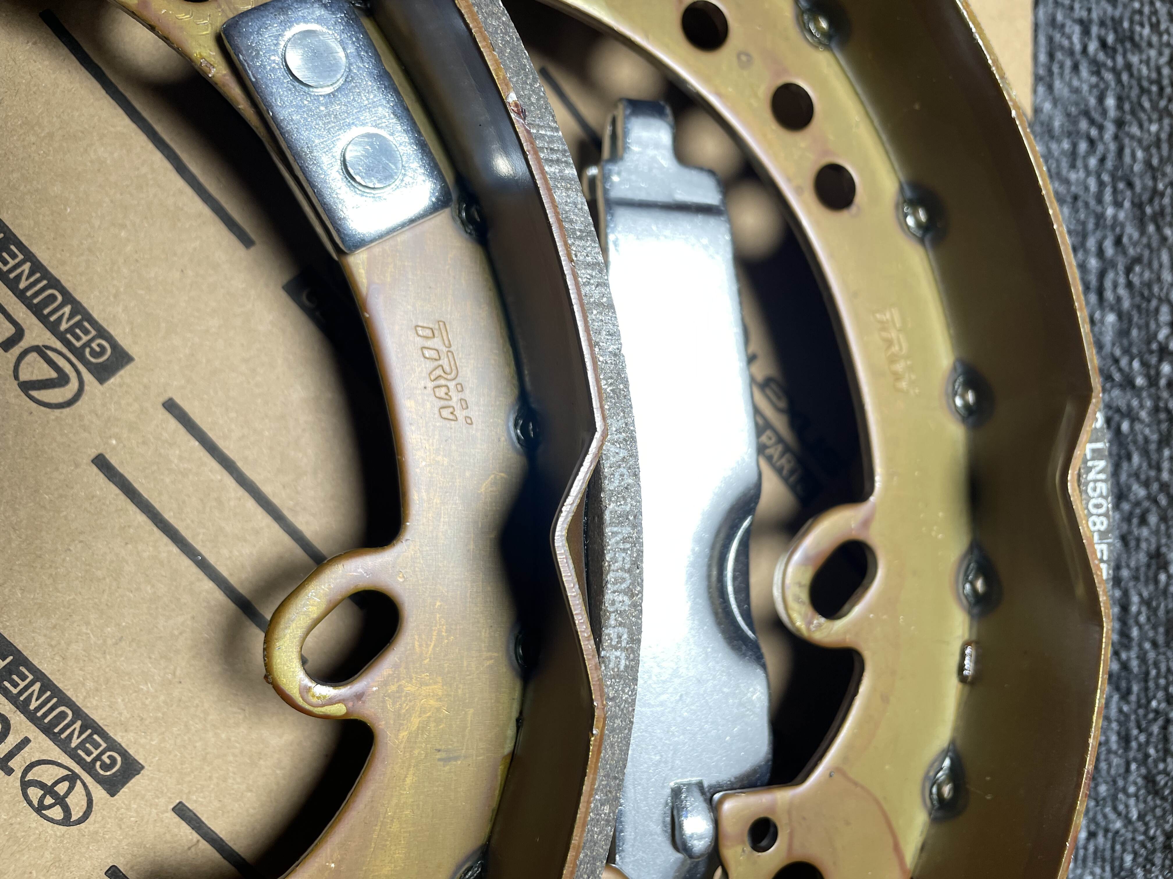 Ceramics, less metal