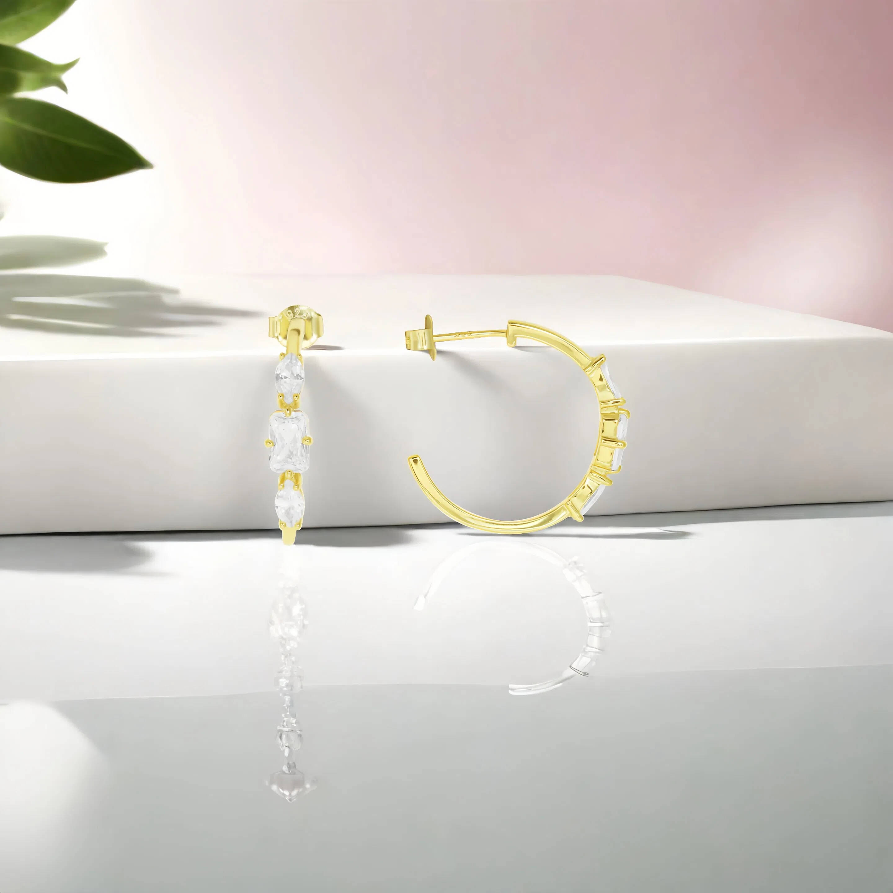 gold hoop earrings；CZ earrings；small hoop jewelry；925 silver earrings；dainty gold earrings；fashion hoop earrings；minimalist earrings；wholesale silver jewelry；OEM ODM earrings