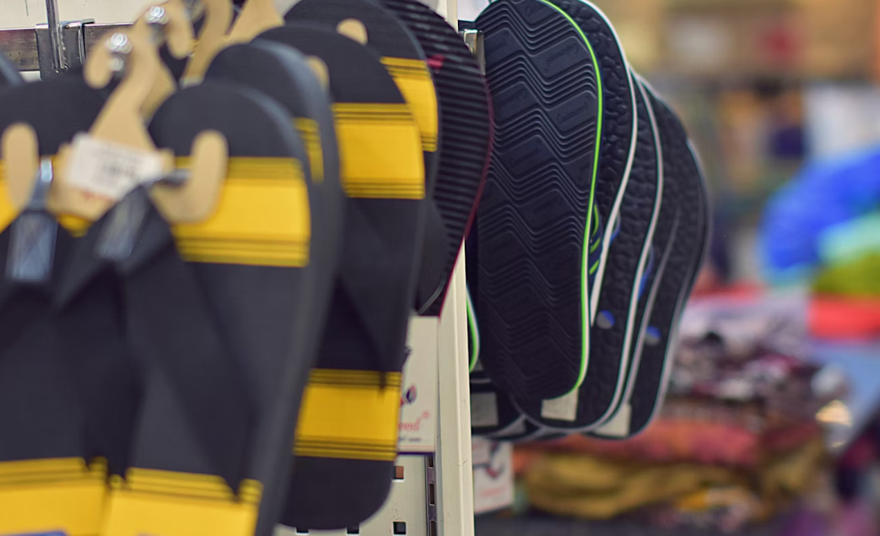 Buying Wholesale Shoes from China: A 2025 Retailer's Complete Guide