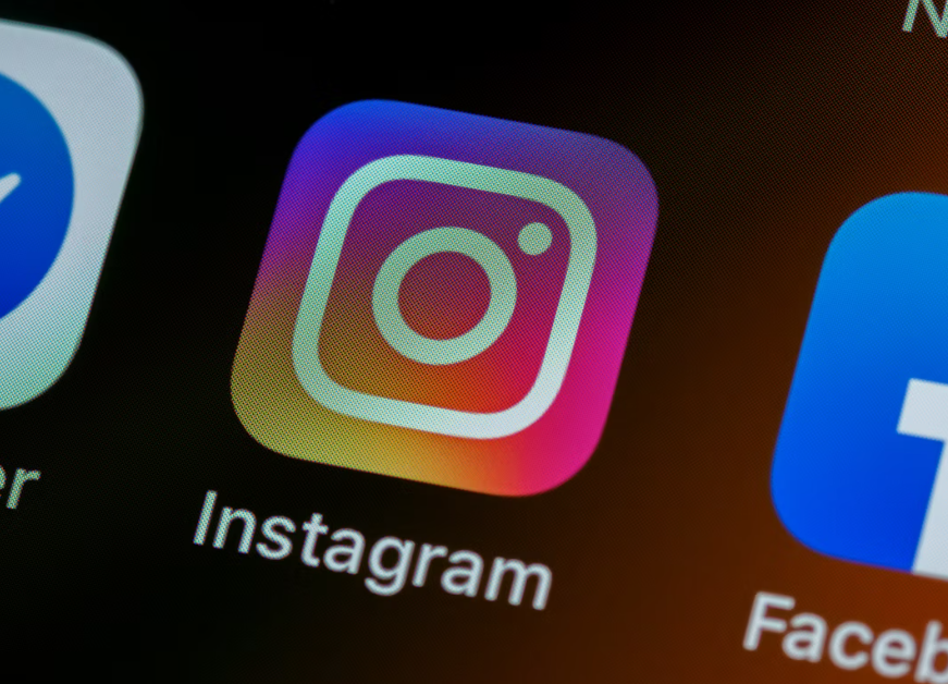 From Factory to Instagram: How Russian Sellers Build Business with Chinese Goods