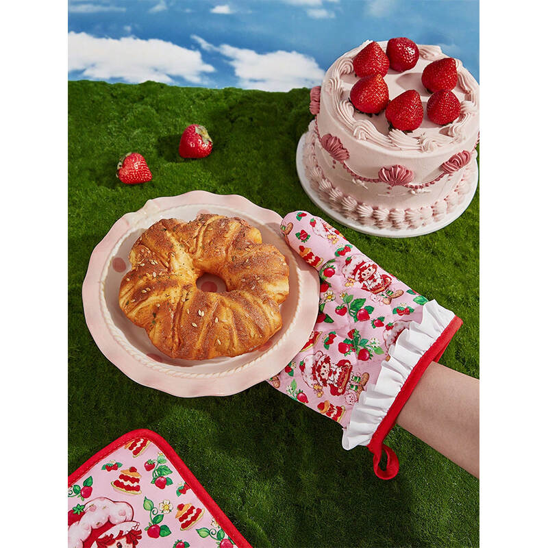 Valentine Heat Resistant Oven Glove | SHEIN Strawberry Cartoon Glove Supplier