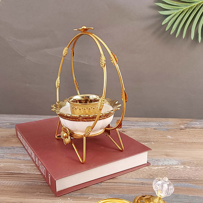 Embossed aromatherapy candle holder，candlestick holders， decorative candles and holders