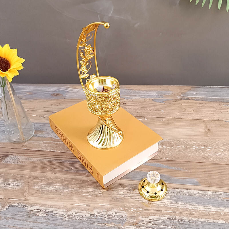 Hollow-carved design  luxurious and exquisite gold-plated Moon-shaped aroma burner
