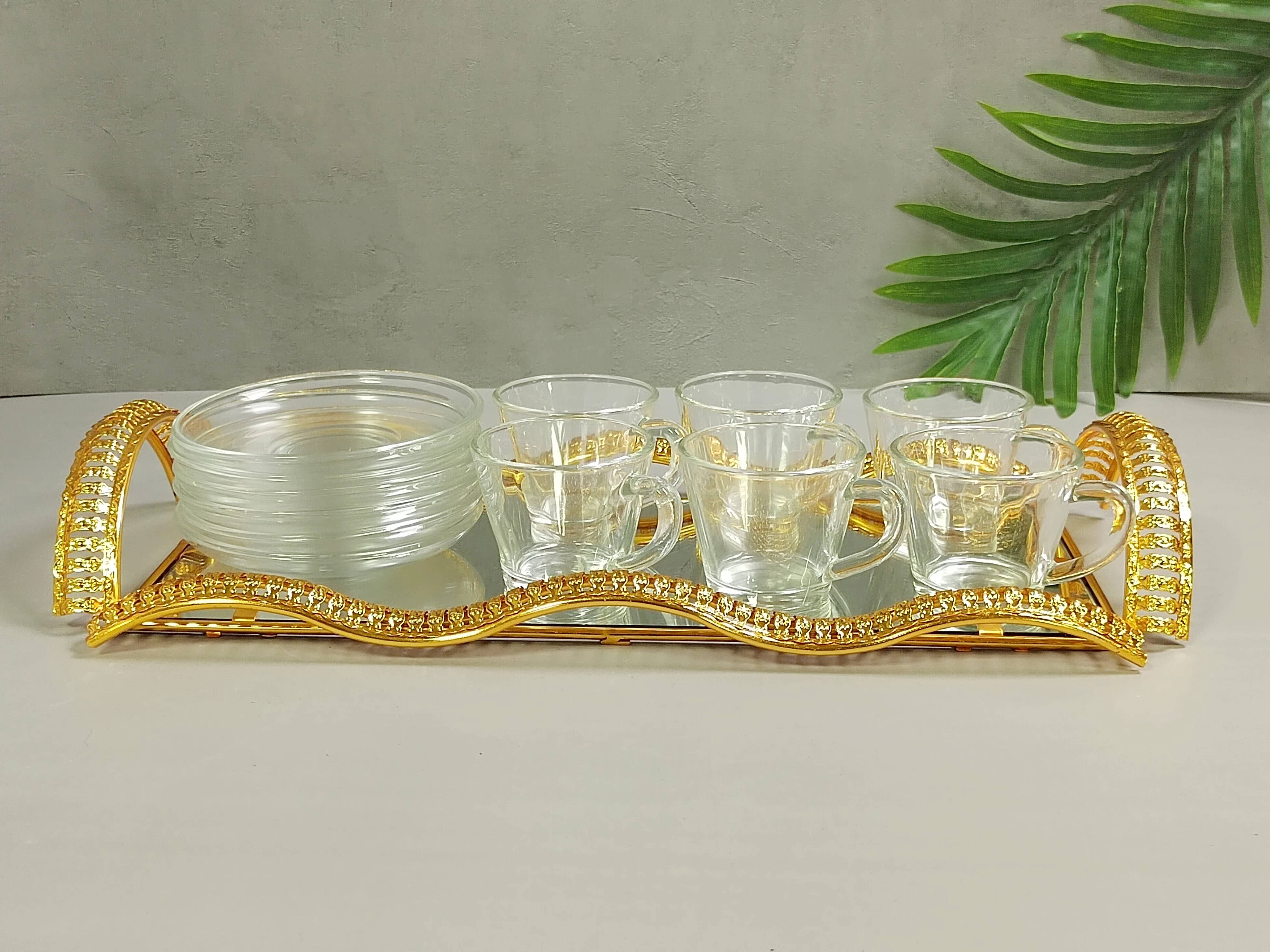 Luxurious glass coffee tea cup with gold tray For Restaurant cups parties